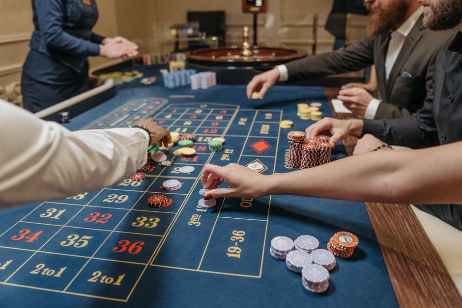 The iGaming Edge: Strategies for Slots, Poker, and Betting