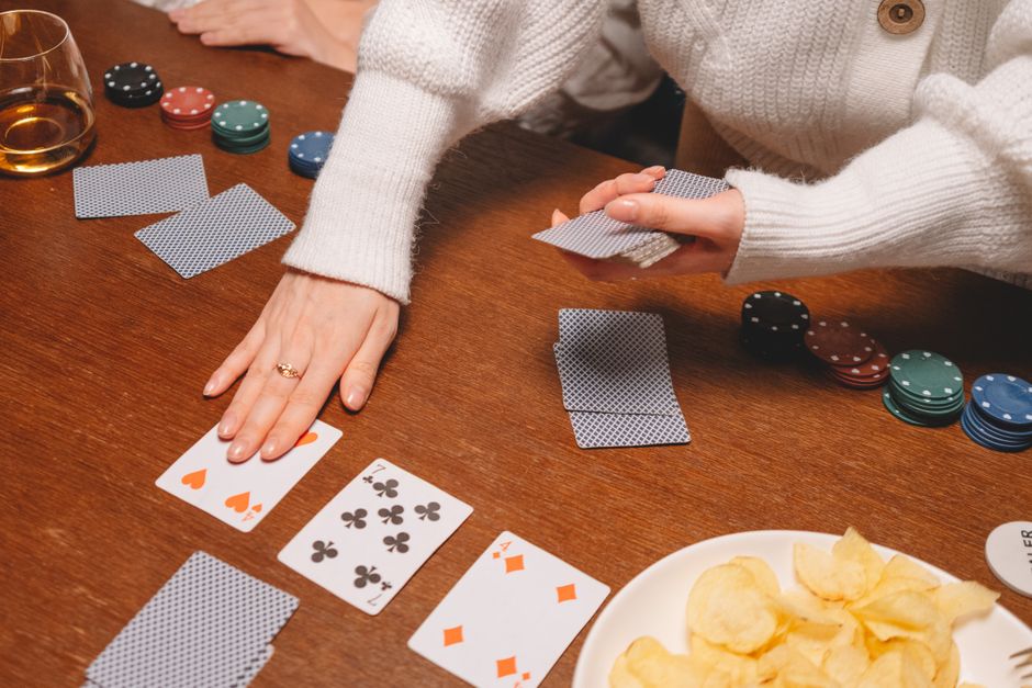 Slot Volatility Explained: Why Your Bankroll Dies in 20 Spins